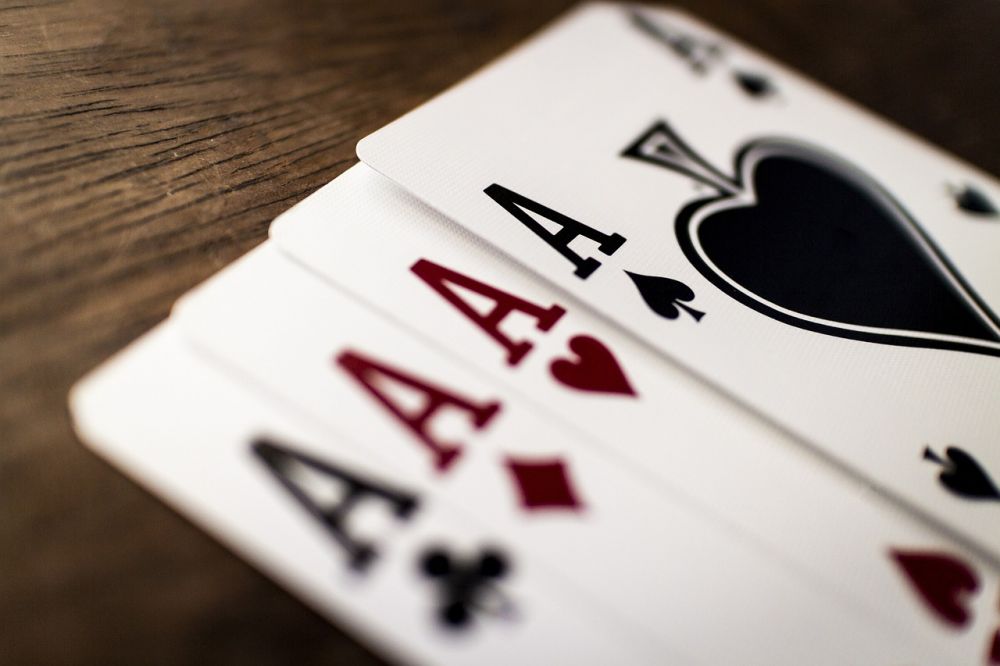 21 Regler: En dybdegående gennemgang af blackjack for casinoentusiaster